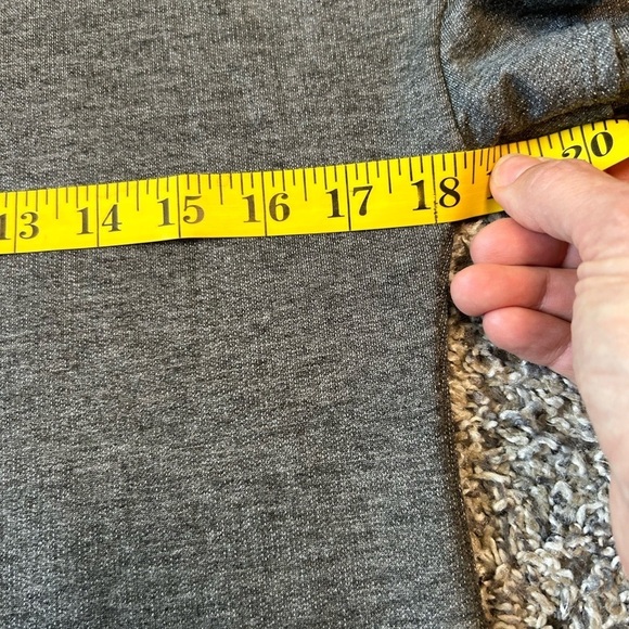 5/$25 Agnes & Dora buttery soft rayon blend top size small - Picture 5 of 7